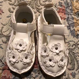 Bee Happy 🐝 Shoes sz 7